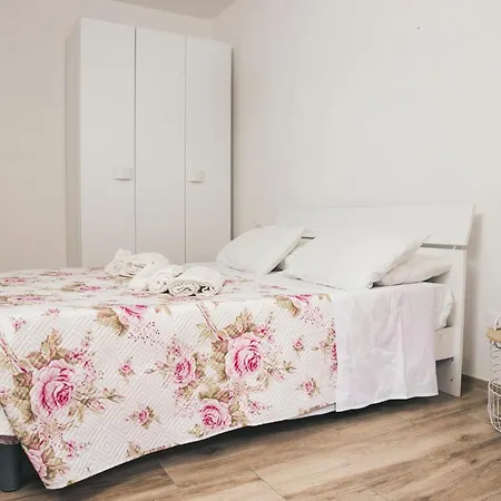 Ap - Flats&rooms 3*